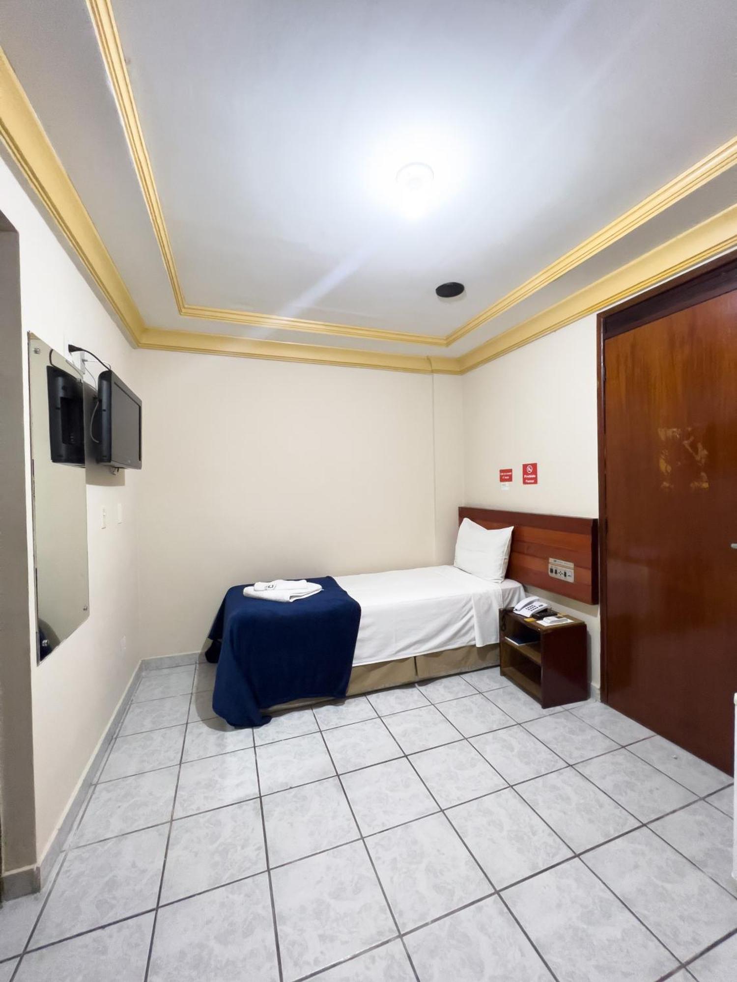 Central Hotel 3*